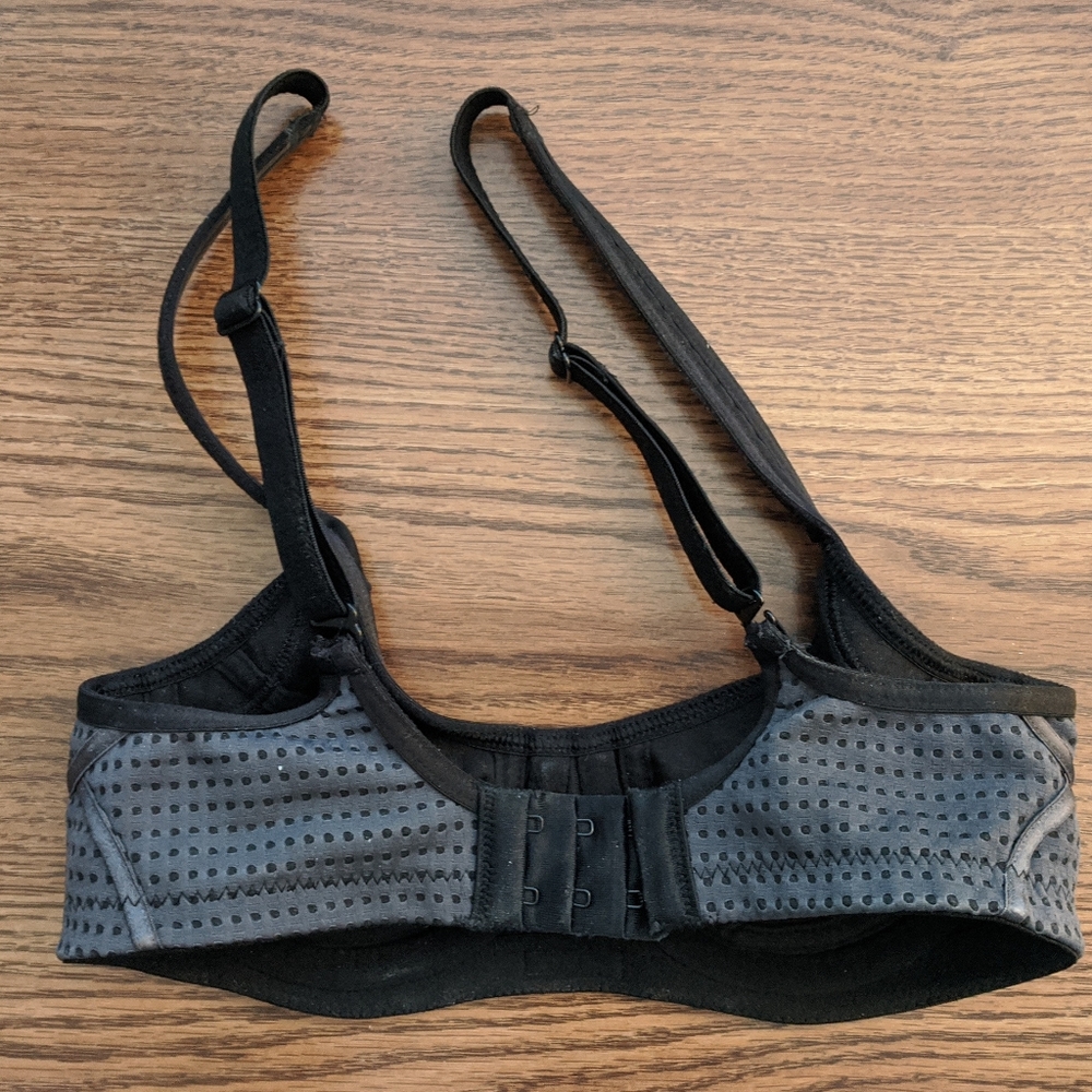 Berlei Sports Bra - Picture 2 of 3